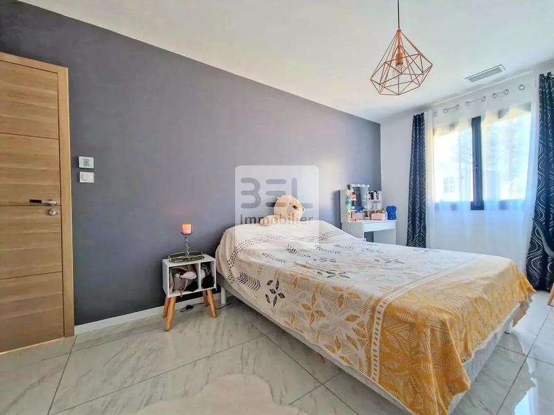 Maison - 205 m² - 7 pièces