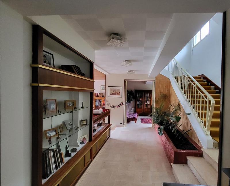 Maison traditionnelle - 200 m² - 8 pièces