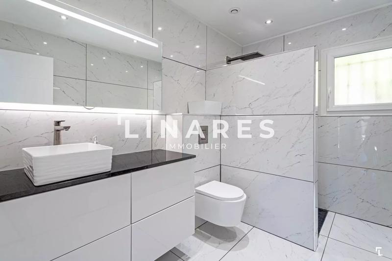 Maison - 225 m² - 6 pièces