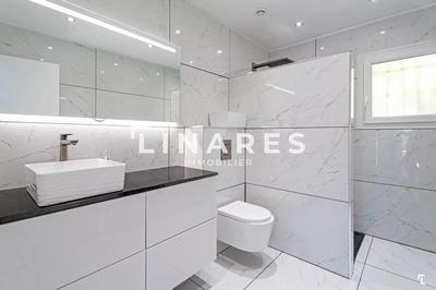 Maison - 225 m² - 6 pièces