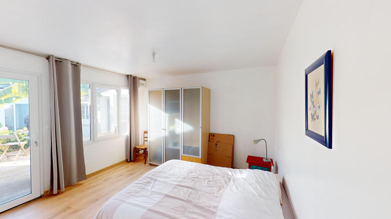 Maison - 240 m² - 11 pièces