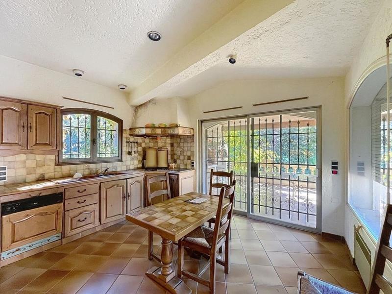 Maison - 362 m² - 5 pièces