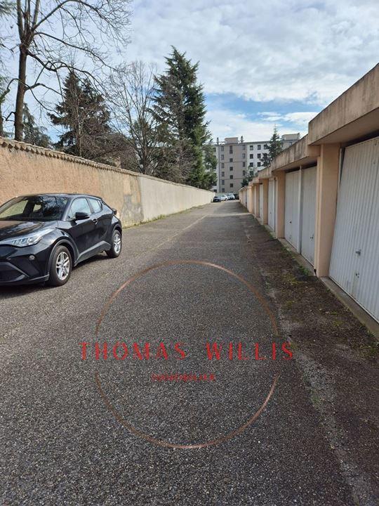 Parking / Garage - 13 m²