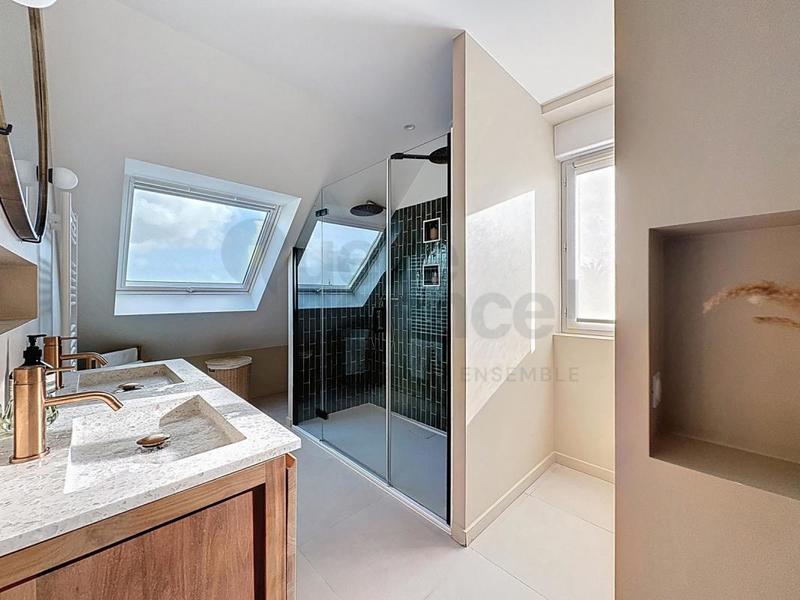 Maison - 160 m² - 8 pièces