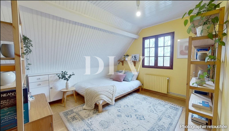 Maison - 220 m² - 8 pièces