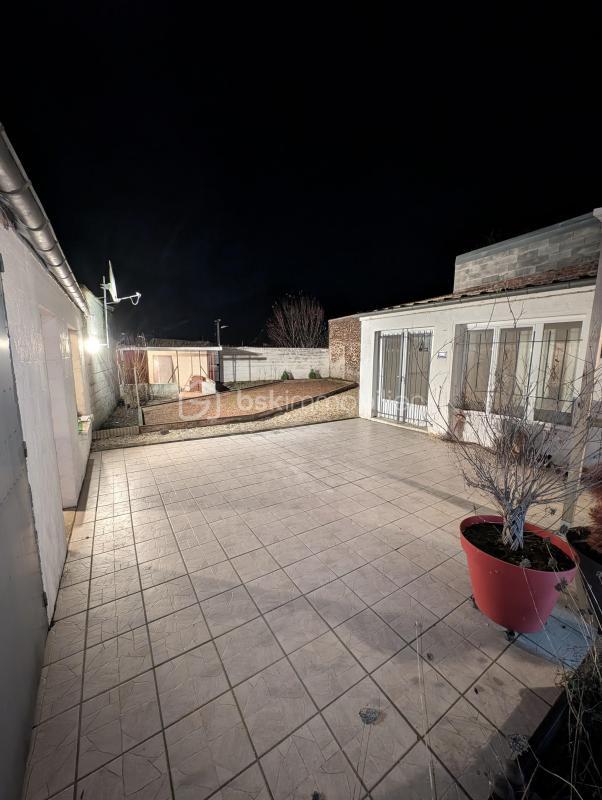 Local commercial - 160 m² - 7 pièces