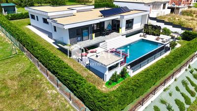 Maison - 193 m² - 7 pièces