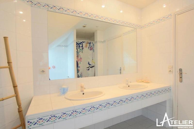 Maison - 200 m² - 7 pièces