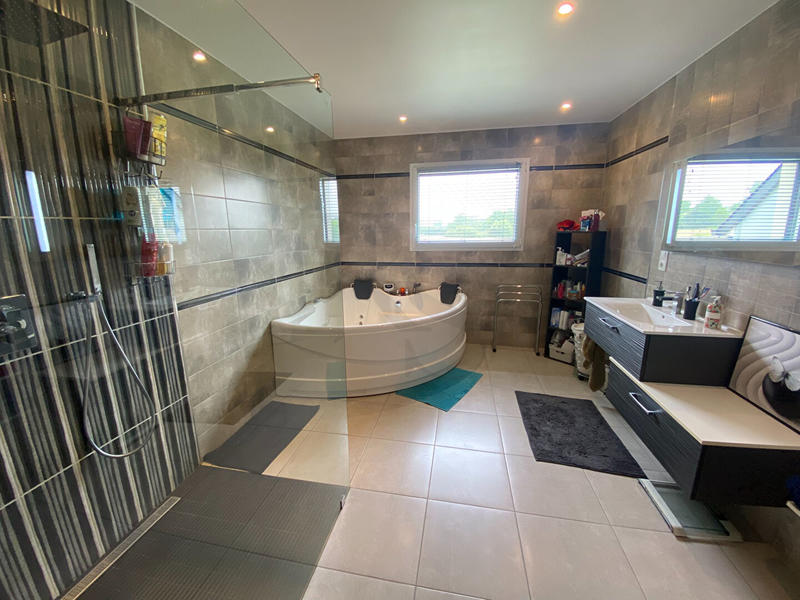 Maison - 179 m² - 6 pièces