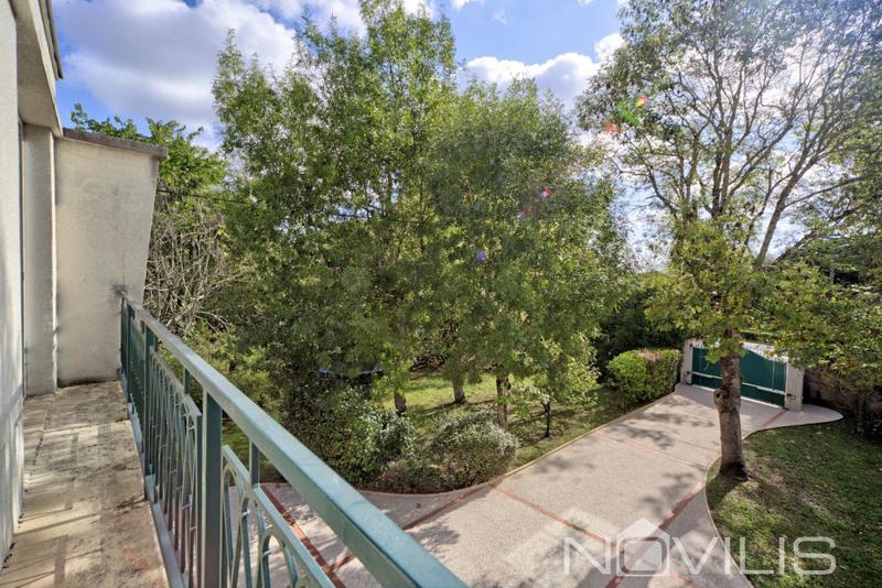 Maison - 200 m² - 6 pièces