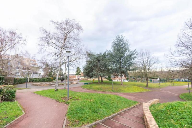 Appartement - 99 m² - 5 pièces