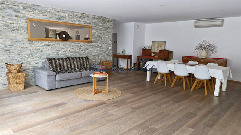 Maison - 158 m² - 6 pièces