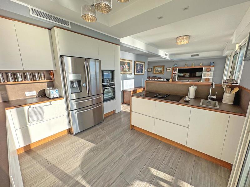 Appartement - 100 m² - 4 pièces