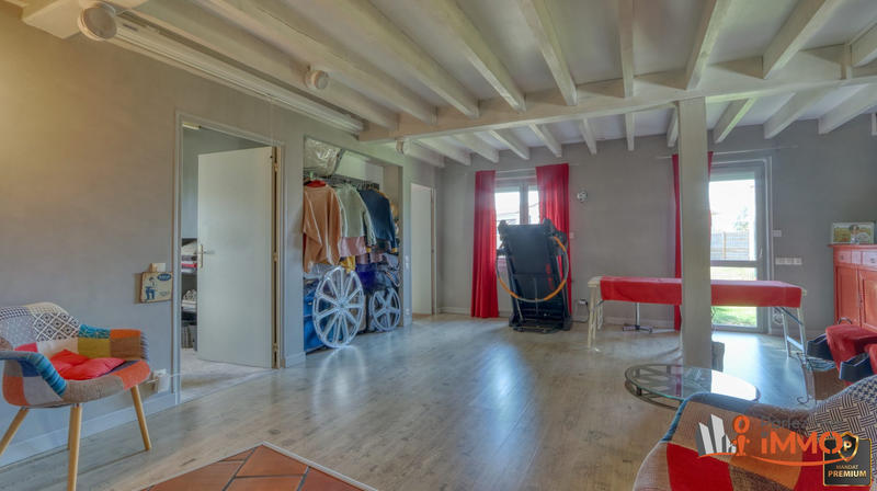 Maison - 270 m² - 11 pièces