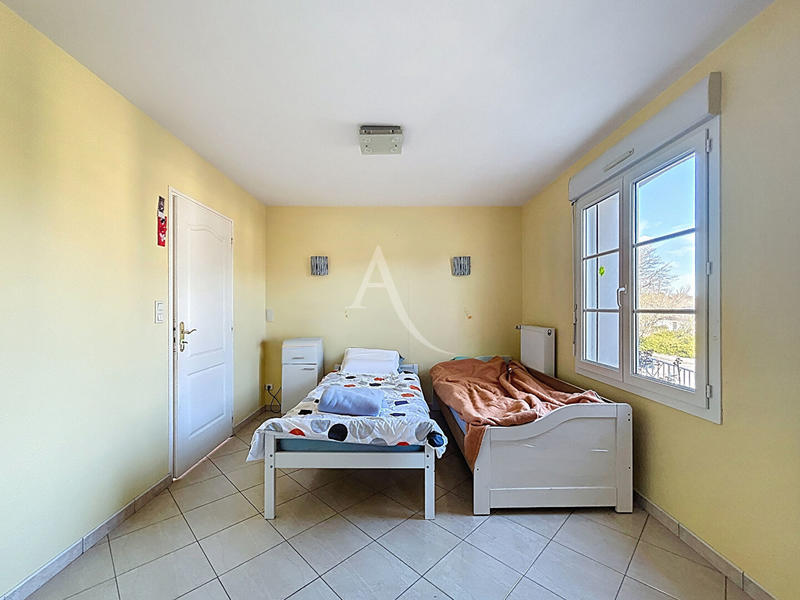 Maison - 232 m² - 8 pièces