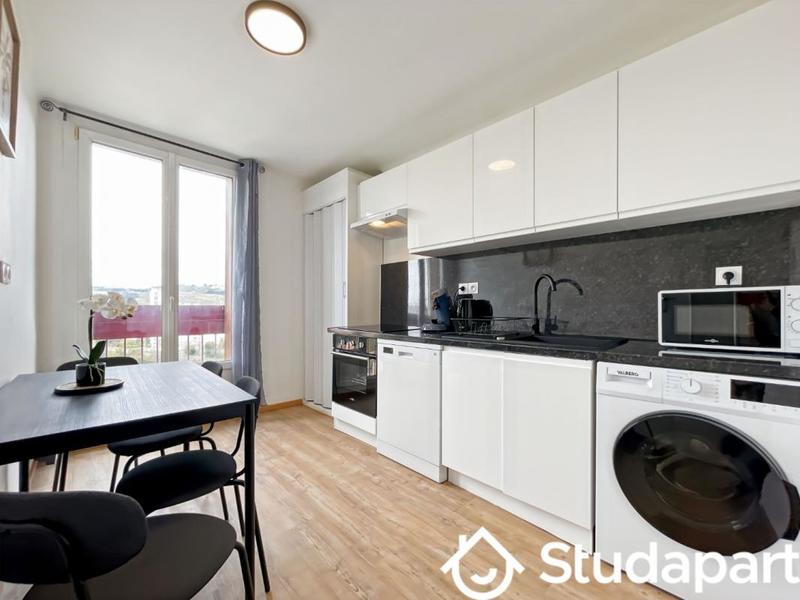 Chambre - 70 m² - 1 pièce