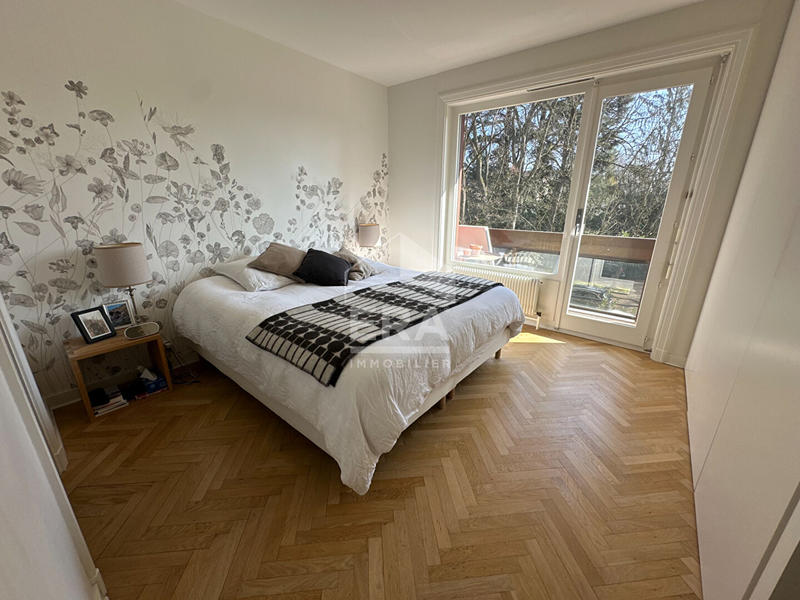 Appartement - 125 m² - 5 pièces