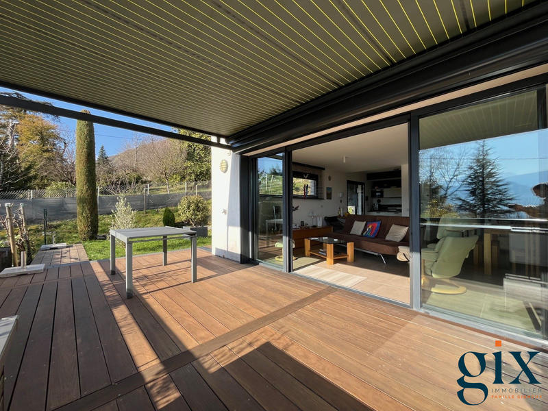 Appartement - 90 m² - 3 pièces