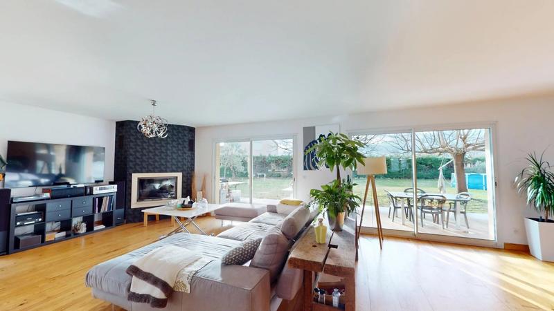 Maison - 179 m² - 7 pièces