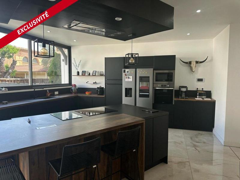 Maison - 230 m² - 3 pièces