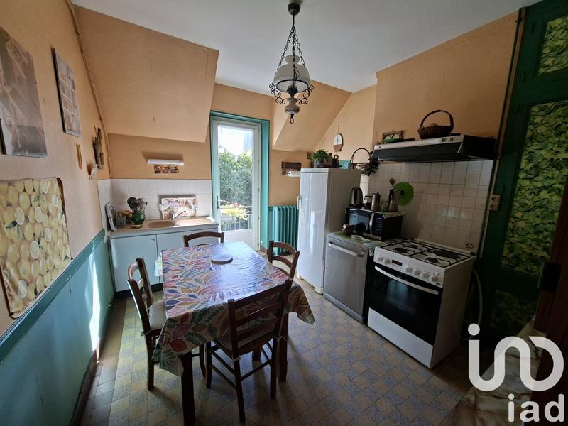 Maison - 330 m² - 8 pièces