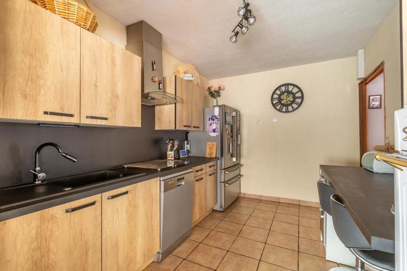 Maison - 188 m² - 8 pièces