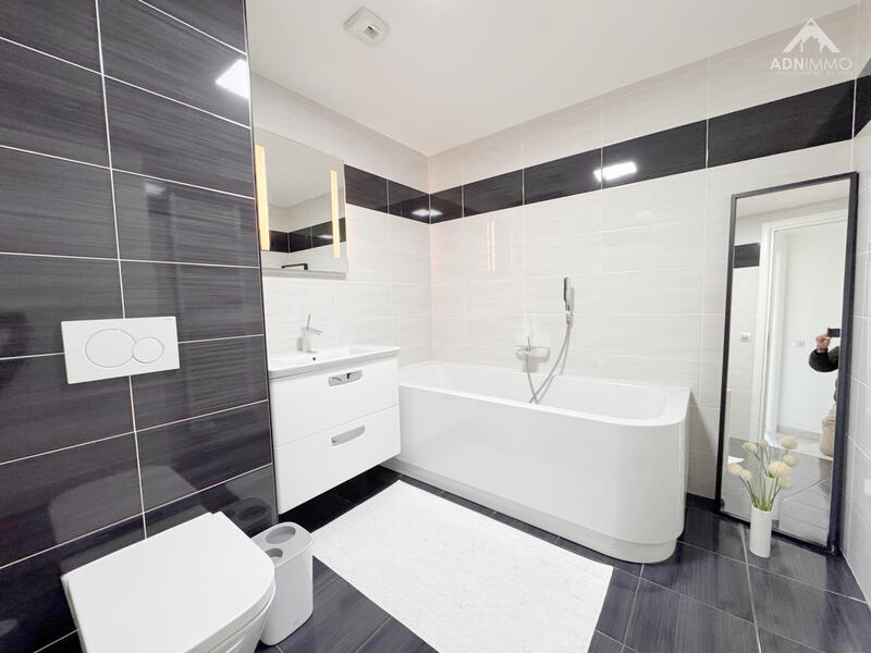 Appartement - 111 m² - 4 pièces