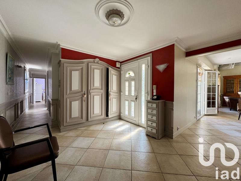 Maison - 300 m² - 8 pièces