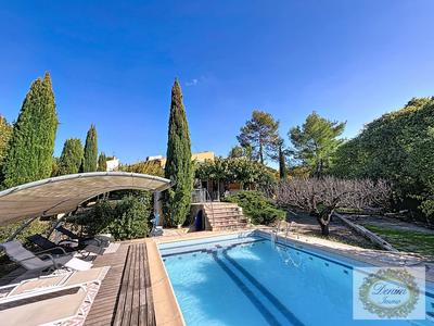 Villa - 183 m² - 7 pièces