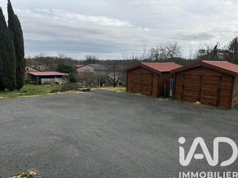 Maison - 300 m² - 8 pièces