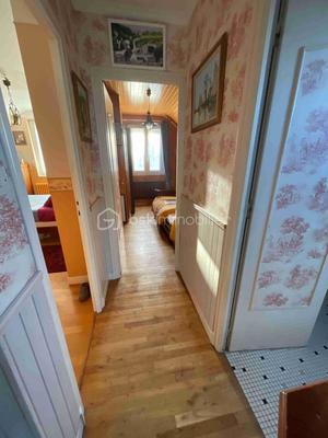 Maison traditionnelle - 117 m² - 6 pièces