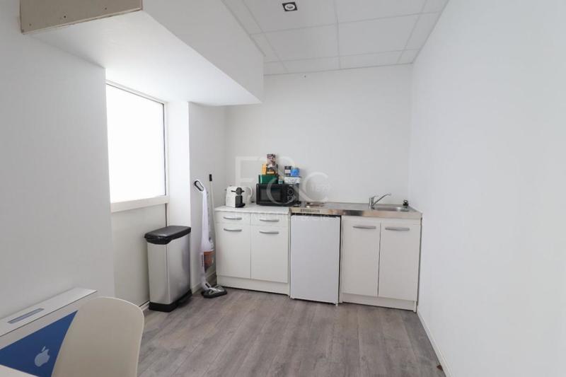 Local d'activité / Entrepôt - 109 m²