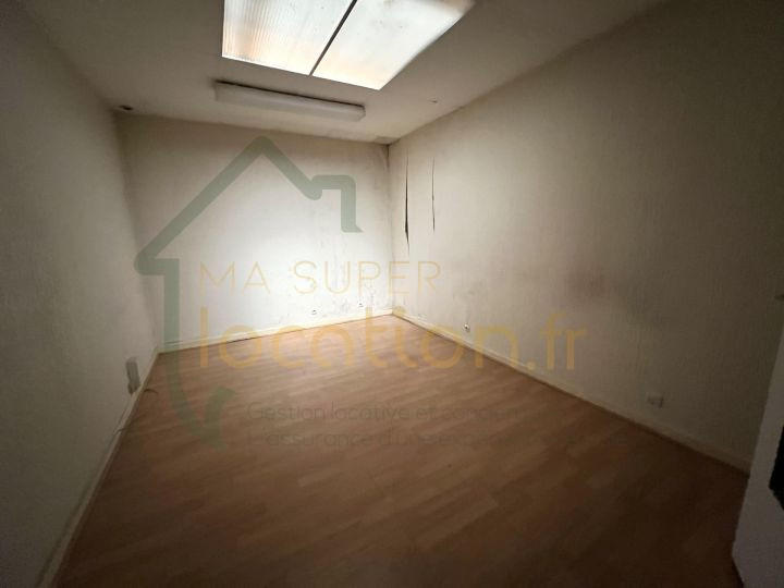 Local commercial - 369 m² - 2 pièces