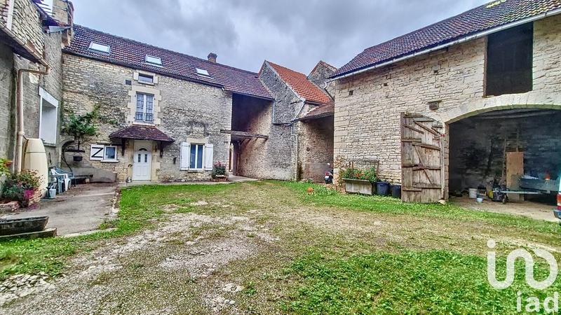 Maison de village - 225 m² - 9 pièces