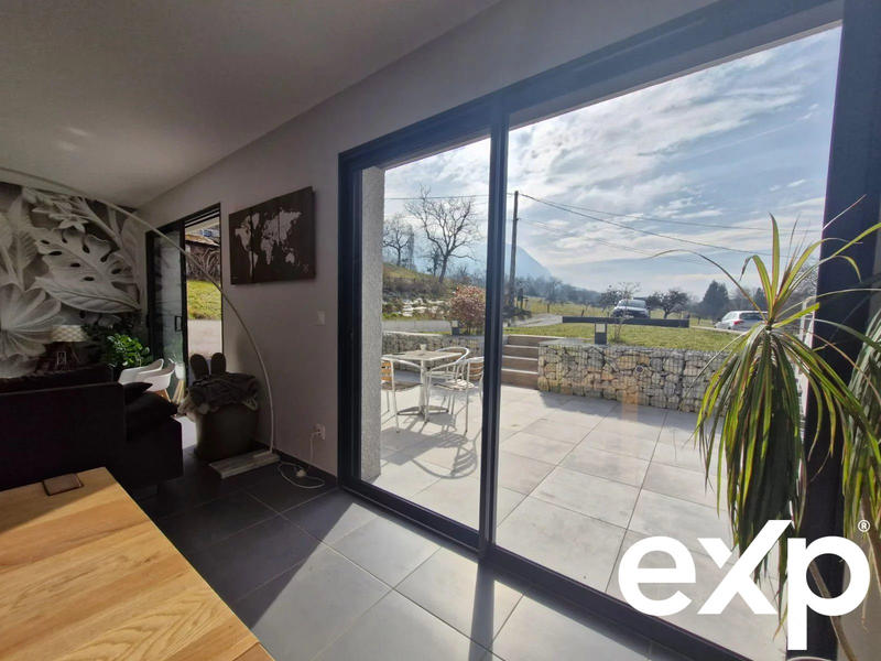 Maison - 102 m² - 4 pièces