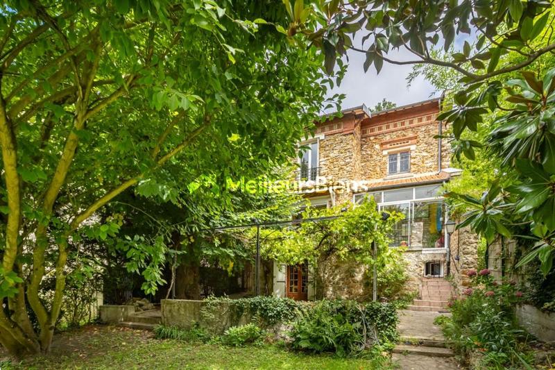 Maison - 190 m² - 8 pièces