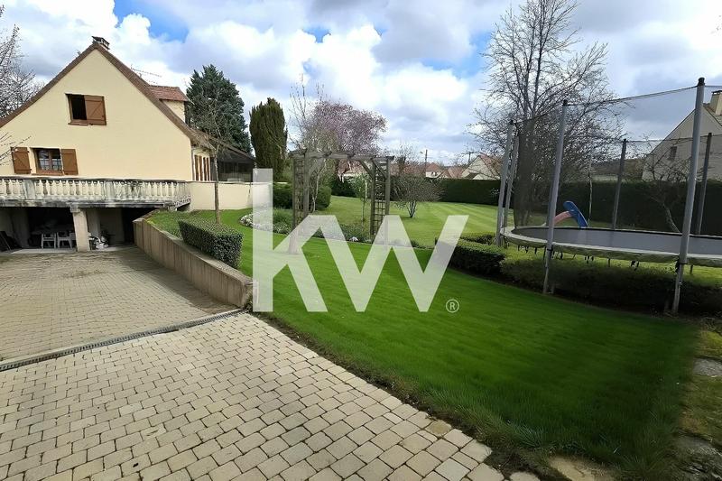 Maison contemporaine - 268 m² - 7 pièces