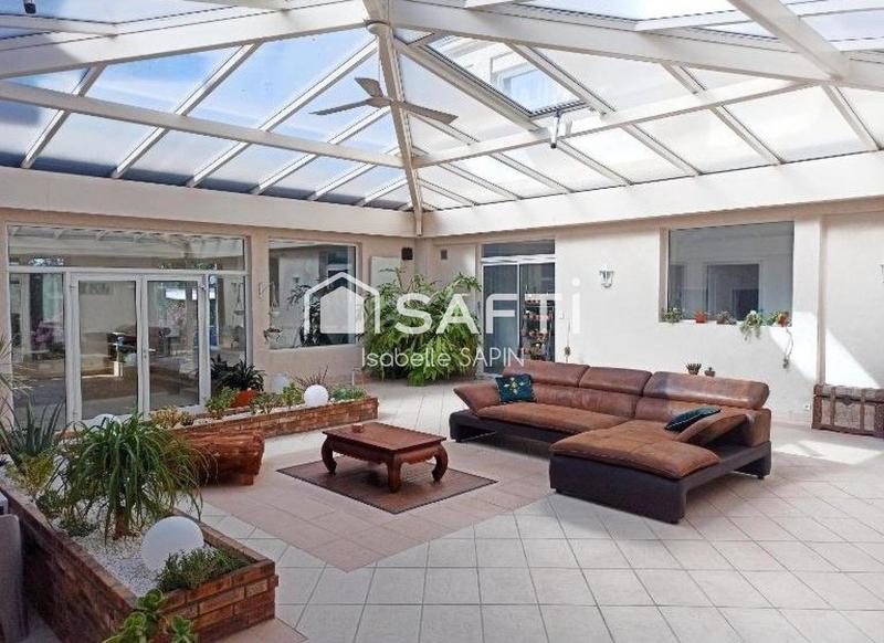 Maison - 522 m² - 8 pièces