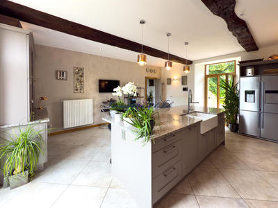 Maison - 295 m² - 8 pièces