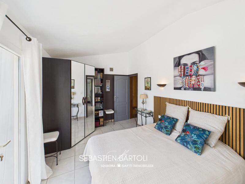 Maison - 192 m² - 7 pièces