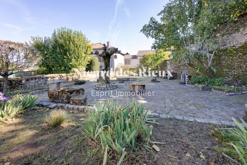 Maison - 278 m² - 12 pièces