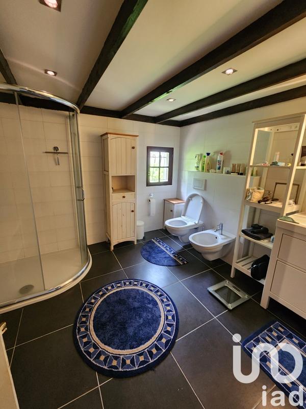 Maison - 220 m² - 5 pièces