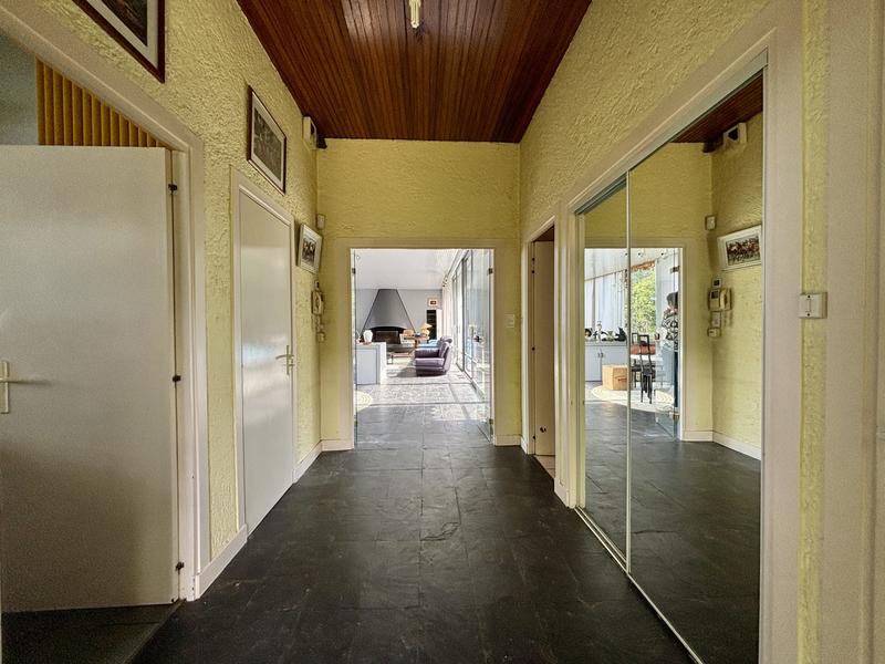 Maison contemporaine - 259 m² - 5 pièces