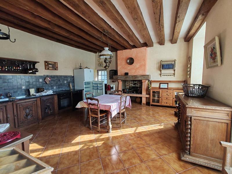 Maison - 210 m² - 7 pièces