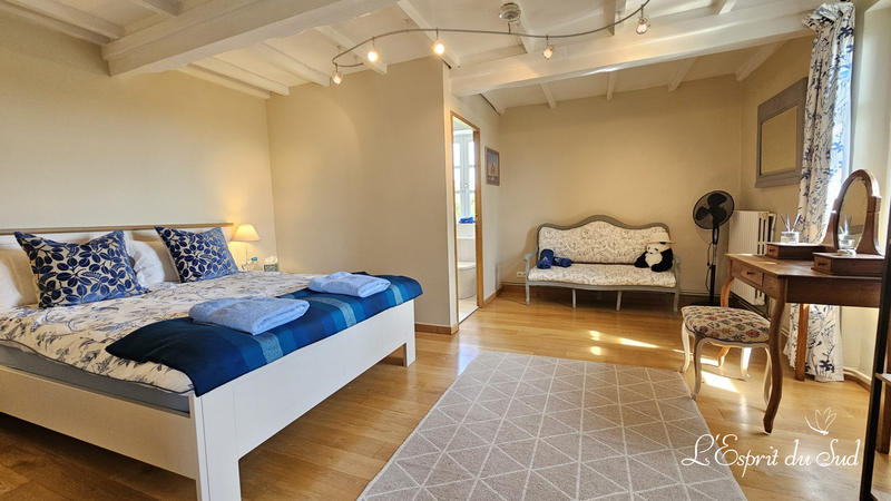 Maison - 298 m² - 10 pièces