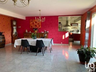 Maison - 270 m² - 9 pièces