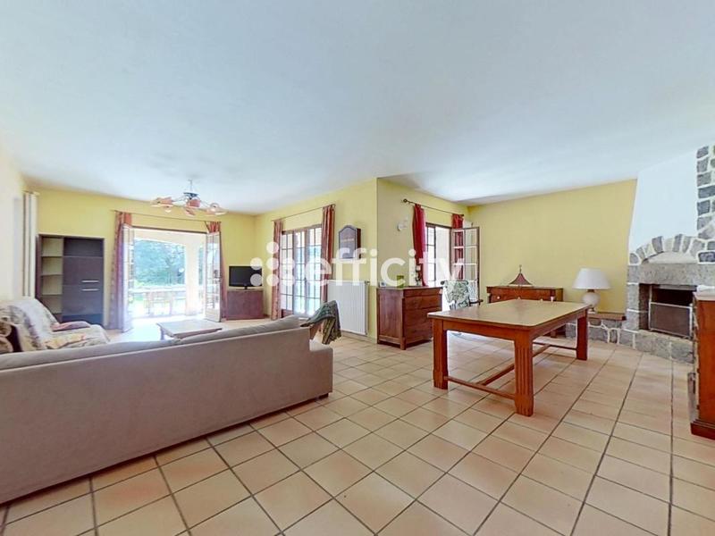 Maison - 225 m² - 9 pièces