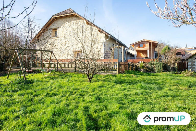 Maison - 400 m² - 12 pièces