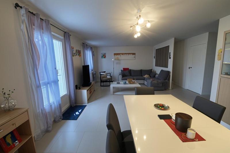 Maison - 93 m² - 5 pièces