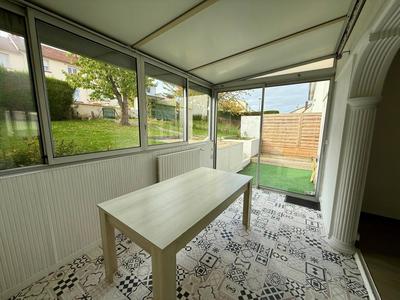 Maison - 90 m² - 6 pièces